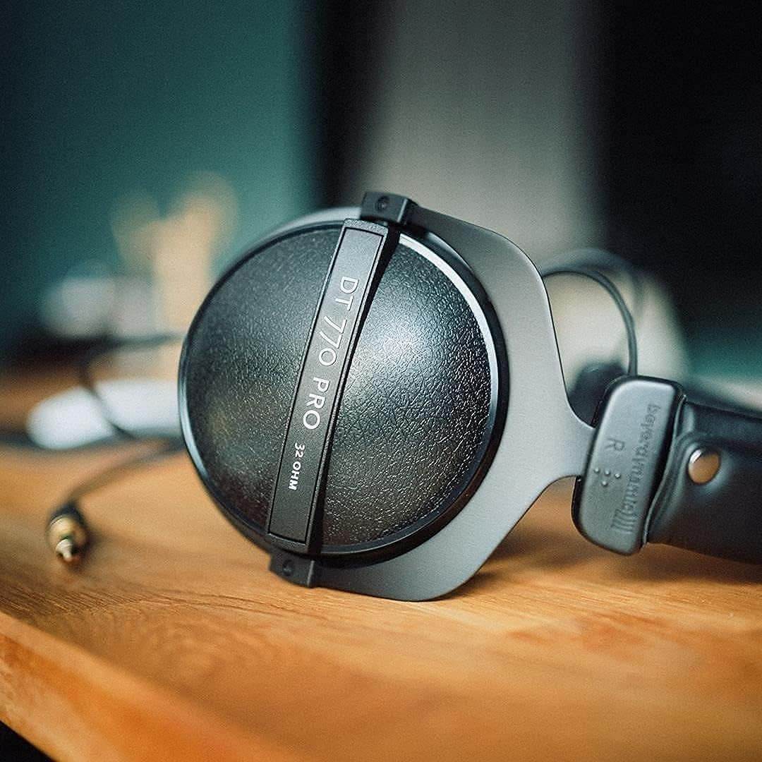 Beyerdynamic DT 770 PRO 32 Ohm Over-Ear Studio Headphones in Black Bundle 6' 3.5Mm Headphone Extension Cable, and Slappa Full-Sized Hardbody PRO Headphone Case