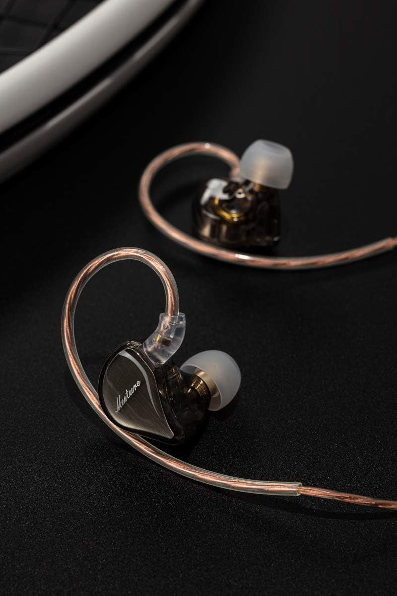 MT1 in Ear Monitor Headphones with Dynamic Driver, Hifi Wired Earbuds Detachable Cable with Mic, Noise Isolating IEM Earphones Clear Sound and Depth, Gaming Earbuds for Phone Computer Tablet